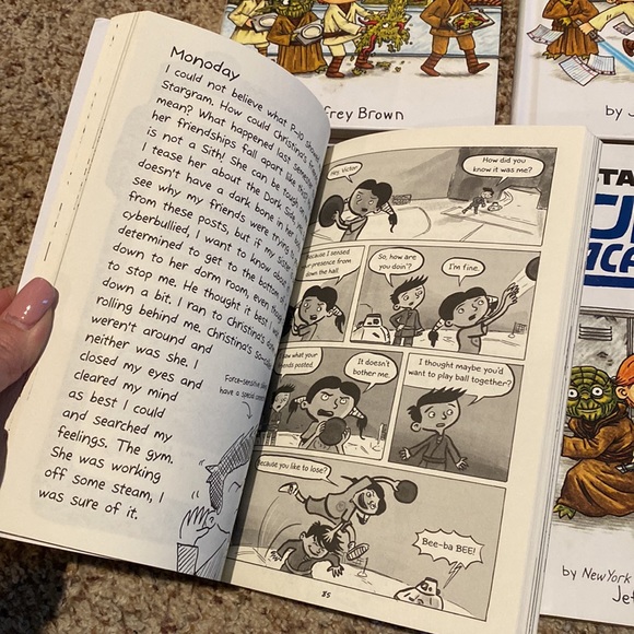 Jedi Academy Books - Picture 2 of 4